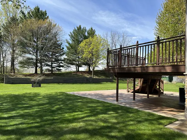 446 Hawes AVE, Vadnais Heights, MN 55127