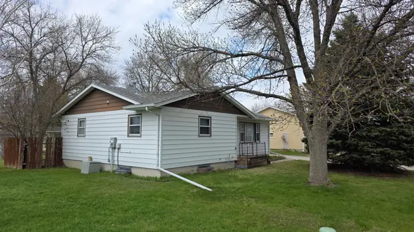 806 N 29 ST N, Fargo, ND 58102