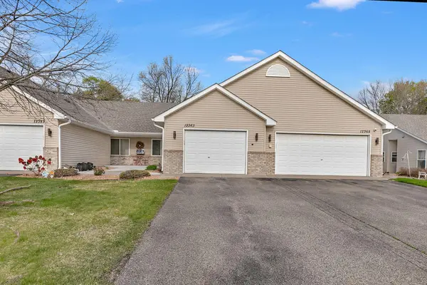 12363 Walnut DR, Rogers, MN 55374