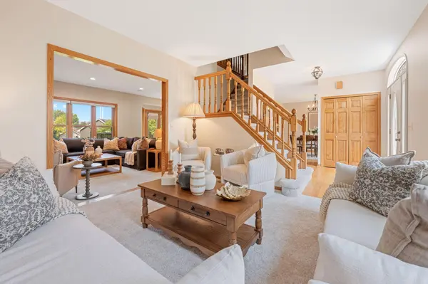 9535 Pineview LN N, Maple Grove, MN 55369