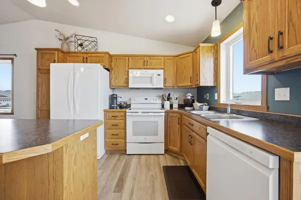 4560 15th ST S, Moorhead, MN 56560