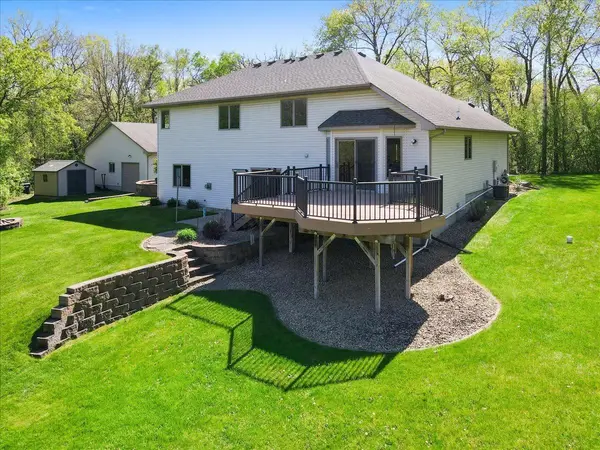 25647 Gustavus CT, Wyoming, MN 55092