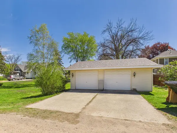 208 4th AVE NW, New Prague, MN 56071