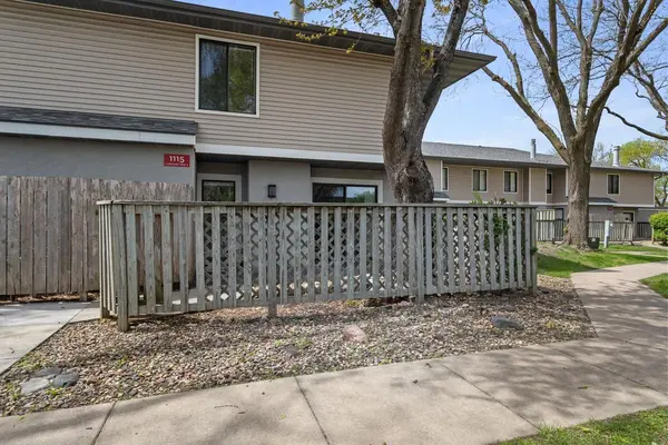1115 Landmark TRL S, Hopkins, MN 55343
