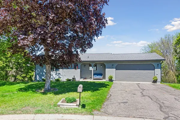 2085 Austin CIR, Shakopee, MN 55379