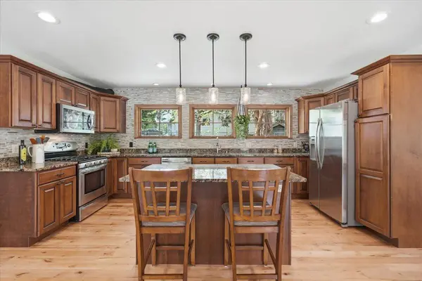357 6th ST N, Bayport, MN 55003