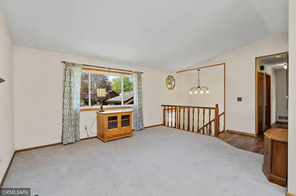 3220 Marlin AVE, Vadnais Heights, MN 55127