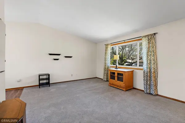 3220 Marlin AVE, Vadnais Heights, MN 55127