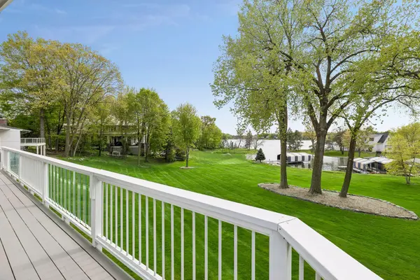 2497 Kelly AVE, Excelsior, MN 55331
