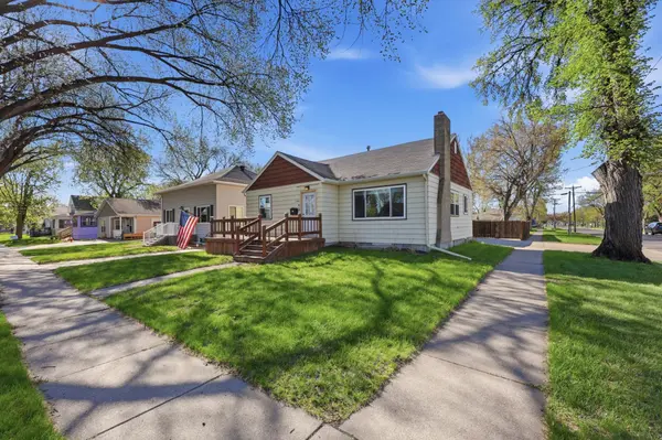 1548 2nd AVE S, Fargo, ND 58103