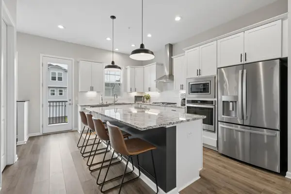 8064 Central Park WAY N, Maple Grove, MN 55369