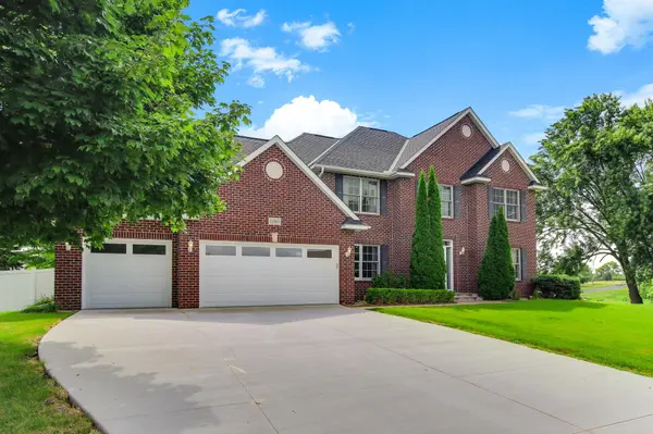 17993 Fullerton CT, Lakeville, MN 55044