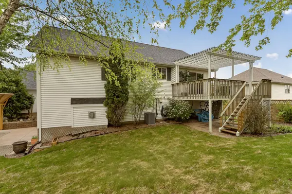 2516 Colleen LN NE, Rochester, MN 55906