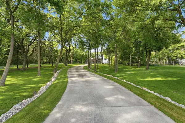 1703 S Le Homme Dieu DR NE, Alexandria, MN 56308