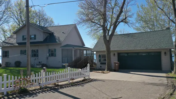 27777 N Shore DR, Starbuck, MN 56381