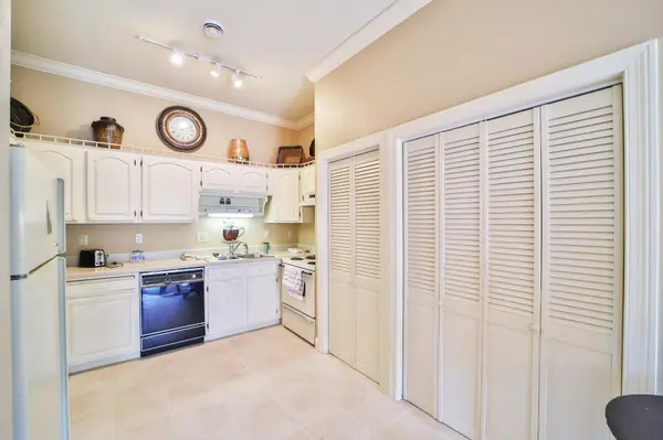 8221 Kraemer LN #202, Lake Shore, MN 56468