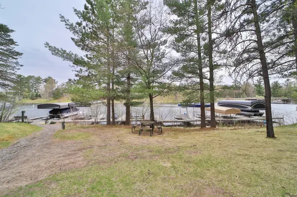 8221 Kraemer LN #202, Lake Shore, MN 56468