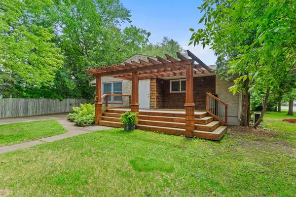 245 10th AVE SW, Cambridge, MN 55008
