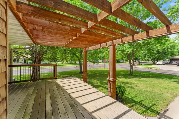 245 10th AVE SW, Cambridge, MN 55008