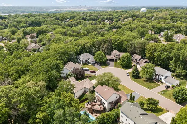 2478 Timber CT E, Maplewood, MN 55119