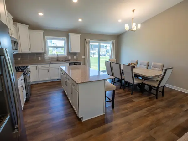 7929 182nd ST W, Lakeville, MN 55044