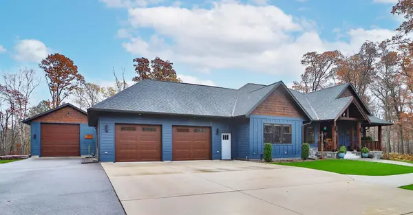 29672 Delaware TRL, Breezy Point, MN 56472
