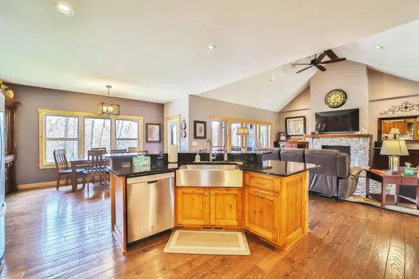 29672 Delaware TRL, Breezy Point, MN 56472
