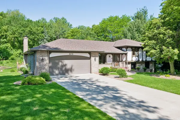 9572 Morris CIR, Bloomington, MN 55437