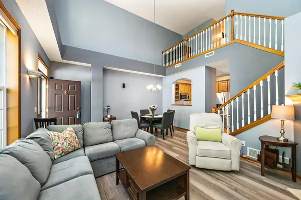 1015 Traditions CT, Chaska, MN 55318