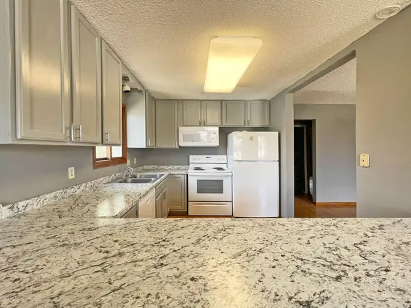 4463 Cinnamon Ridge CIR, Eagan, MN 55122