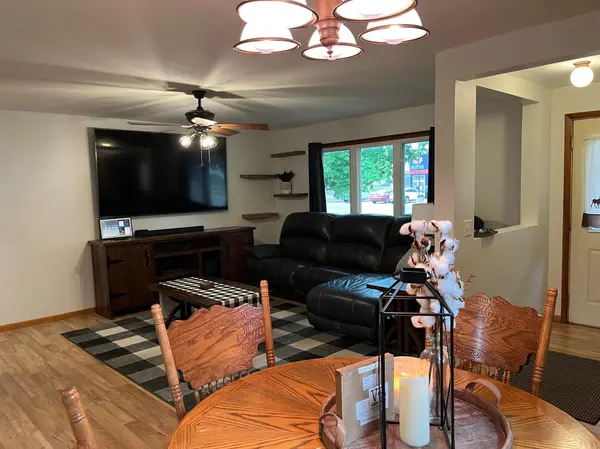 182 14th ST, Windom, MN 56101