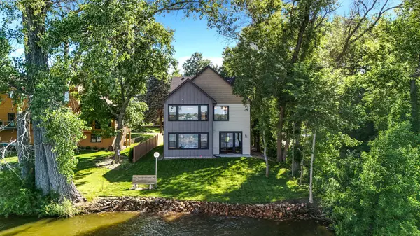 2006 Shorewood LN, Mound, MN 55364