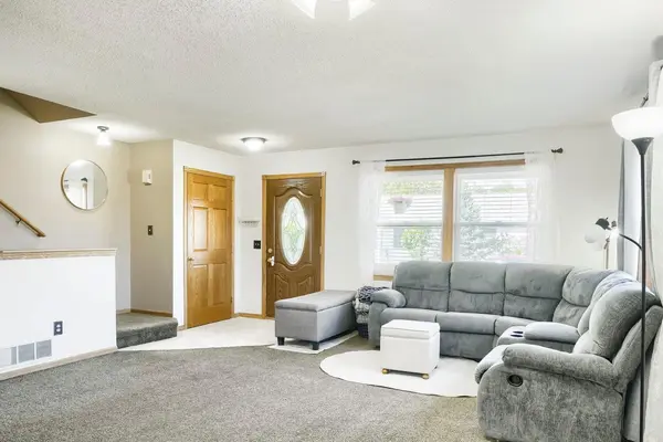 607 Pleasant DR, Hastings, MN 55033