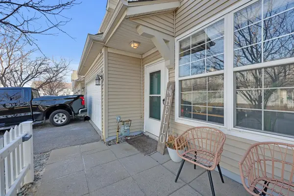 1940 Bluestem LN, Shoreview, MN 55126