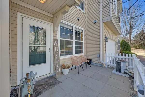 1940 Bluestem LN, Shoreview, MN 55126