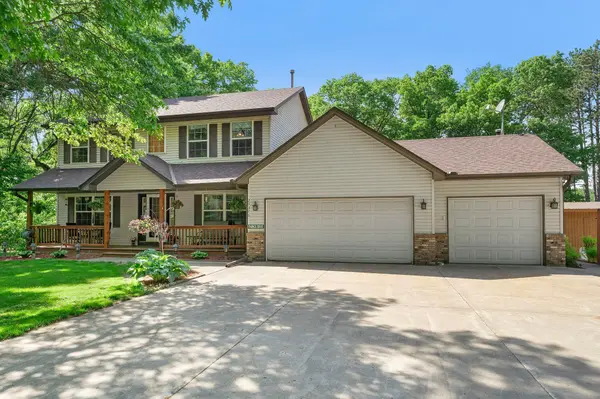 29376 Hillcrest DR, Stacy, MN 55079