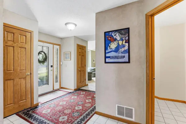 8777 Cottonwood LN, Eden Prairie, MN 55347