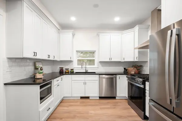 1836 Marshall AVE, Saint Paul, MN 55104
