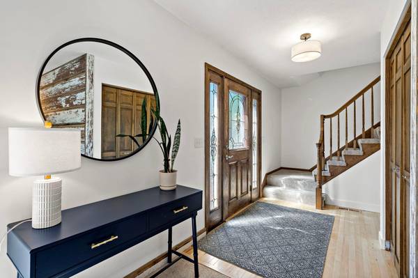 8660 Black Maple DR, Eden Prairie, MN 55344