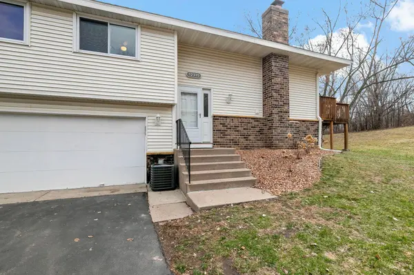 12315 Oak Leaf CT, Burnsville, MN 55337