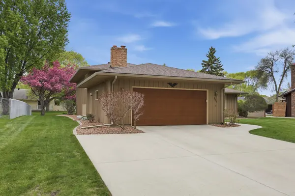 3651 Fairway RD N, Fargo, ND 58102
