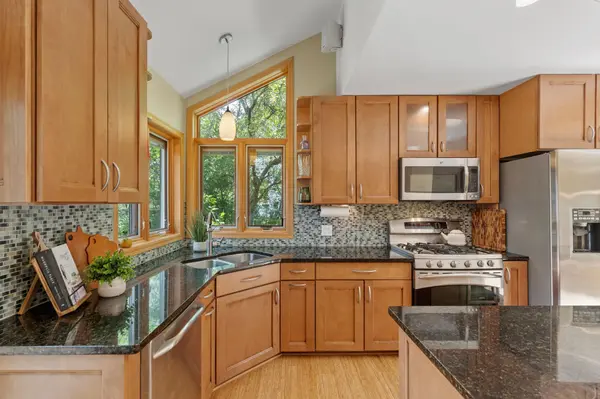 15034 Chestnut DR, Burnsville, MN 55306