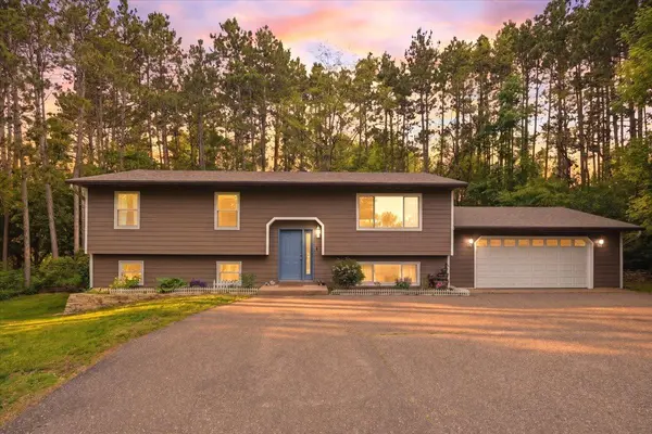 1072 Edgewood CIR, Hudson, WI 54016