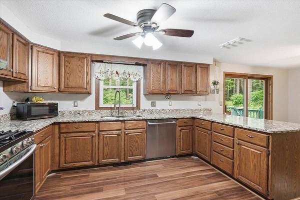 1072 Edgewood CIR, Hudson, WI 54016