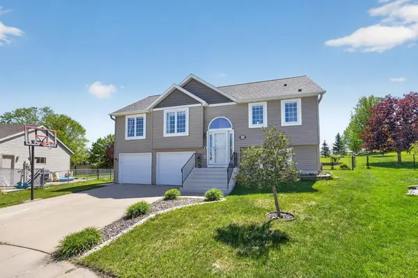 5208 Pinehurst LN NW, Rochester, MN 55901