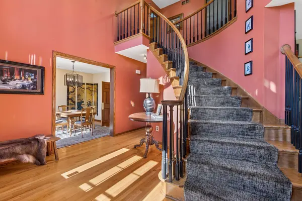 3915 Urbandale LN N, Plymouth, MN 55446