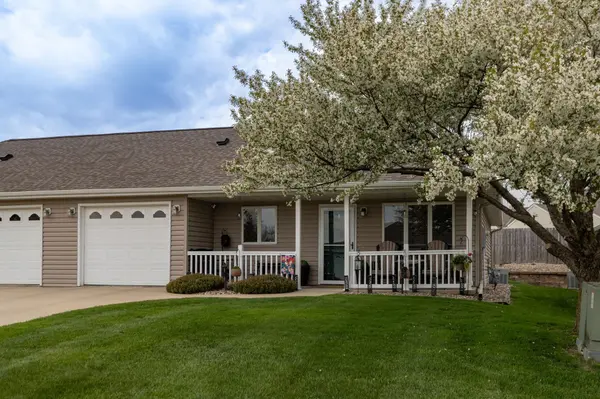217 Clubhouse DR NE, Stewartville, MN 55976