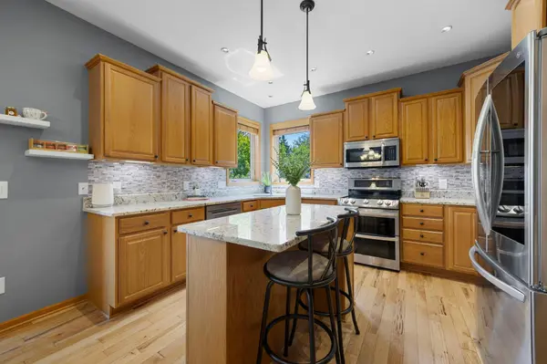 14463 Enclave CT NW, Prior Lake, MN 55372