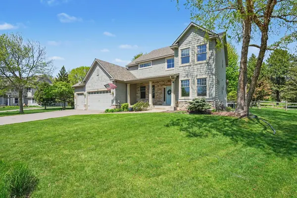 2350 Fawn Hill CT, Chanhassen, MN 55317