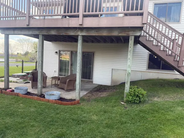 125 Sandstone DR NW, Eyota, MN 55934